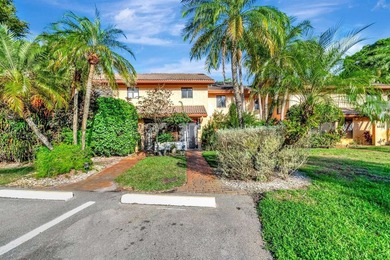 Beach Condo For Sale in Greenacres, Florida