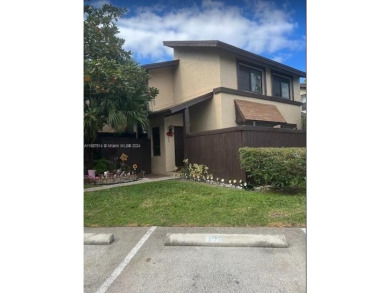 Beach Townhome/Townhouse For Sale in Pembroke Pines, Florida