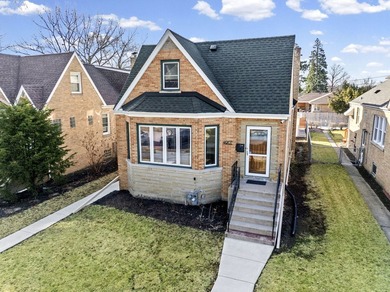 Beach Home Active Under Contract in Skokie, Illinois