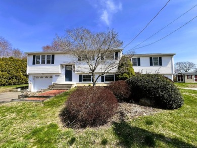 Beach Home For Sale in Old Lyme, Connecticut