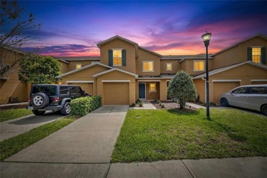 Beach Townhome/Townhouse Sale Pending in Riverview, Florida