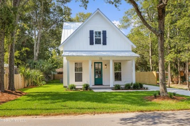 Beach Home For Sale in Ocean Springs, Mississippi