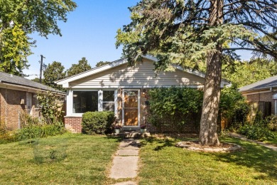 Beach Home Active Under Contract in Evanston, Illinois