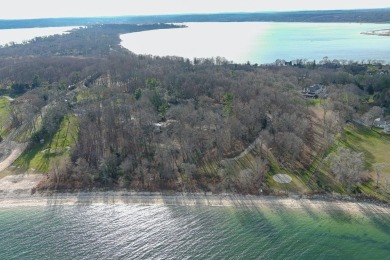 Beach Home For Sale in Centre Island, New York