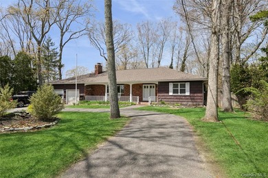 Beach Home For Sale in Mattituck, New York