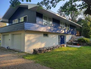Beach Home For Sale in Sturgeon Bay, Wisconsin