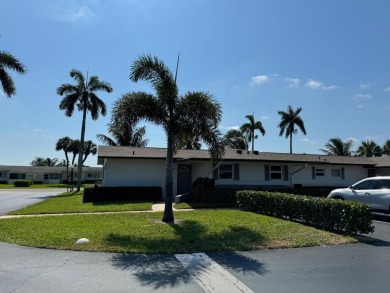 Beach Home For Sale in West Palm Beach, Florida