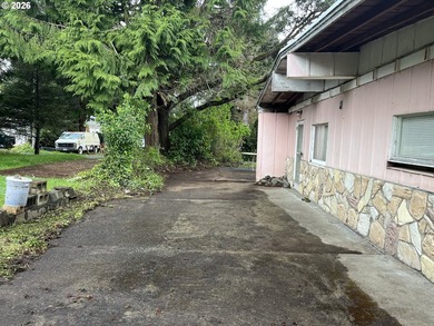 Beach Home For Sale in Lincoln City, Oregon