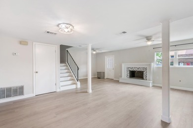 Beach Townhome/Townhouse For Sale in Shalimar, Florida