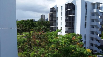 Beach Condo For Sale in Aventura, Florida