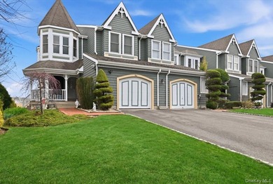 Beach Condo For Sale in Amityville, New York