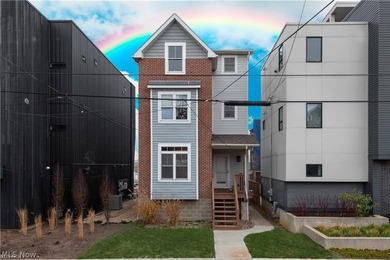 Beach Townhome/Townhouse For Sale in Cleveland, Ohio