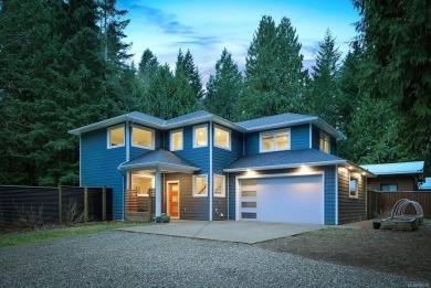 Beach Home For Sale in Fanny Bay,