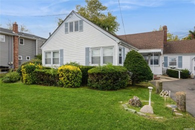 Beach Home For Sale in Lindenhurst, New York