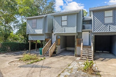 Beach Townhome/Townhouse Sale Pending in Niceville, Florida