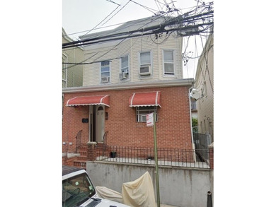 Beach Townhome/Townhouse Sale Pending in East Elmhurst, New York
