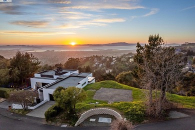Beach Lot For Sale in Berkeley, California