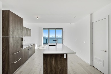 Beach Condo For Sale in Miami, Florida