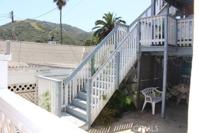 Beach Townhome/Townhouse Active Under Contract in Avalon, California