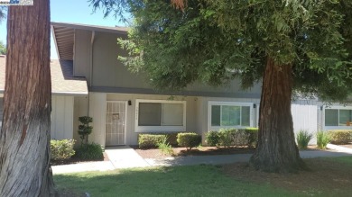 Beach Townhome/Townhouse For Sale in Fremont, California
