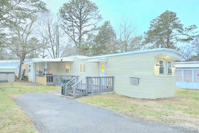 Beach Home For Sale in Riverhead, New York