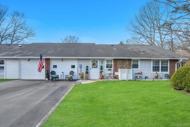 Beach Home For Sale in Ridge, New York