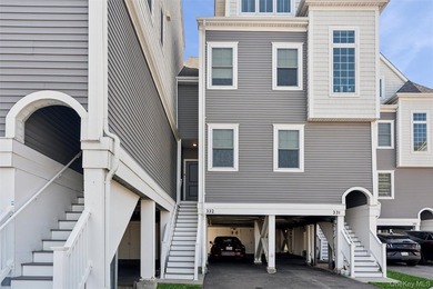 Beach Condo For Sale in East Rockaway, New York