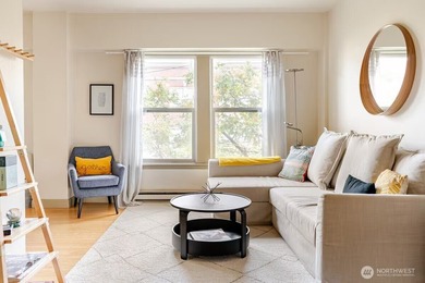 Beach Condo For Sale in Seattle, Washington