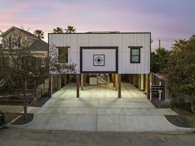 Beach Home For Sale in Galveston, Texas