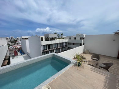 Beach Condo For Sale in Playa Del Carmen, 