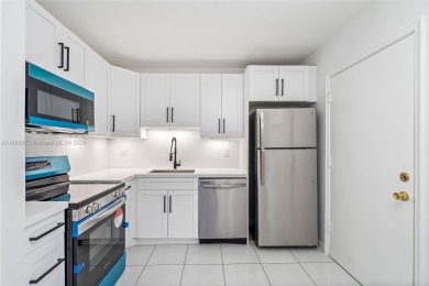 Beach Condo For Sale in Lauderhill, Florida