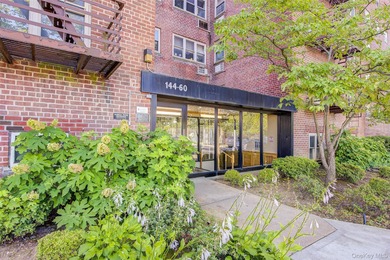 Beach Home Sale Pending in Flushing, New York