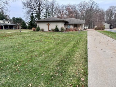 Beach Home For Sale in Avon Lake, Ohio