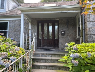 Beach Home For Sale in Great Neck, New York