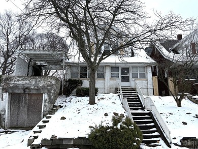 Beach Home For Sale in Erie, Pennsylvania