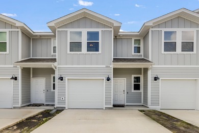 Beach Townhome/Townhouse For Sale in Fort Walton Beach, Florida