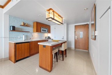 Beach Condo For Sale in Miami Beach, Florida