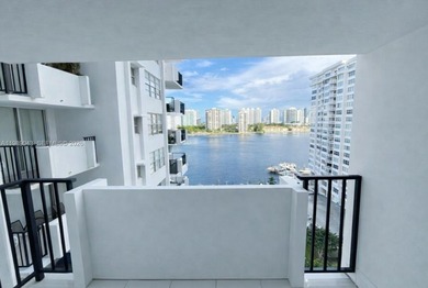Beach Condo For Sale in Aventura, Florida