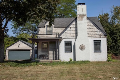 Beach Home For Sale in Grosse Ile, Michigan