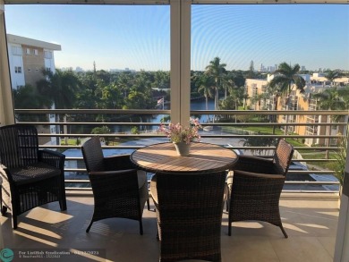 Beach Condo For Sale in Oakland Park, Florida