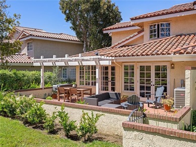 Beach Townhome/Townhouse For Sale in Manhattan Beach, California