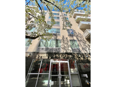 Beach Condo For Sale in Flushing, New York