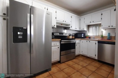 Beach Condo For Sale in Pembroke Pines, Florida