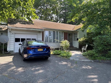 Beach Home Sale Pending in Great Neck, New York