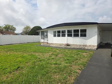 Beach Home For Sale in Palm Harbor, Florida