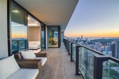 Beach Condo For Sale in Miami, Florida