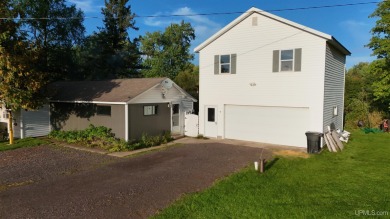 Beach Home For Sale in Chassell, Michigan