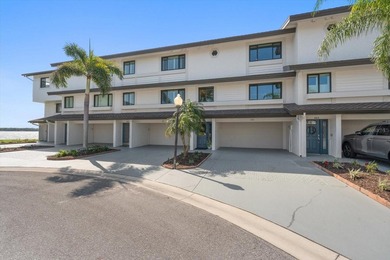 Beach Townhome/Townhouse Sale Pending in Clearwater Beach, Florida