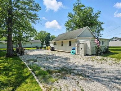Beach Home For Sale in North Kingsville, Ohio