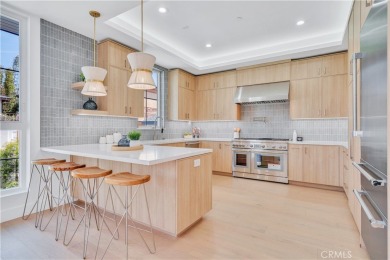 Beach Townhome/Townhouse For Sale in Redondo Beach, California